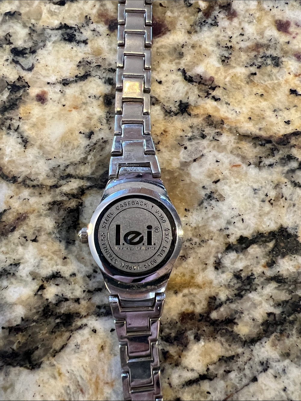 Iei Vintage Small Silver-Link Watch with Blue-Green Dial - Picture 10 of 14